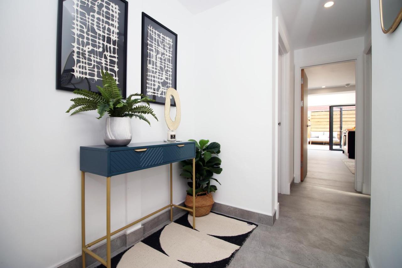 New Spacious 2 Bed Getaway - Private Courtyard! - Underfloor Heating 卡迪夫 外观 照片