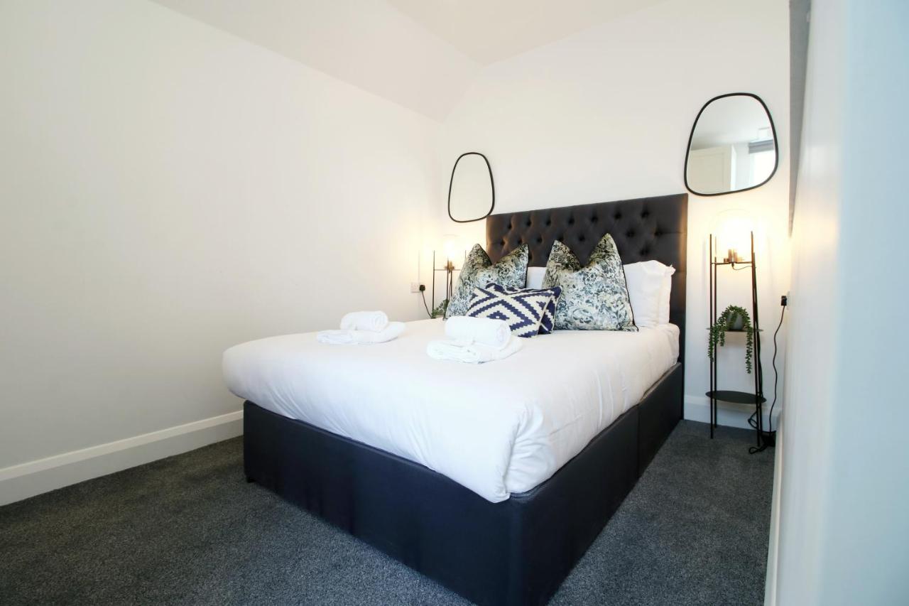 New Spacious 2 Bed Getaway - Private Courtyard! - Underfloor Heating 卡迪夫 外观 照片