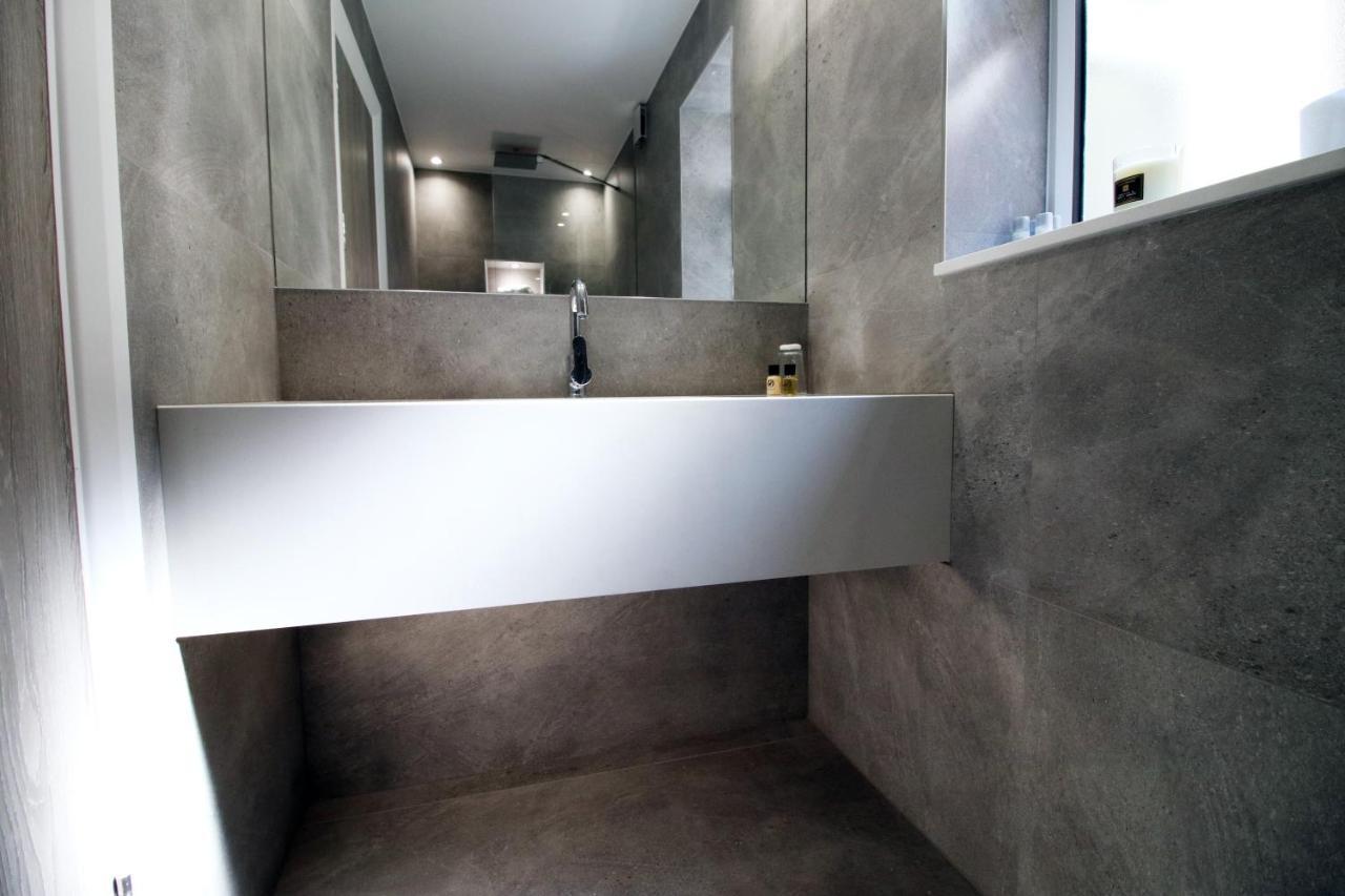 New Spacious 2 Bed Getaway - Private Courtyard! - Underfloor Heating 卡迪夫 外观 照片